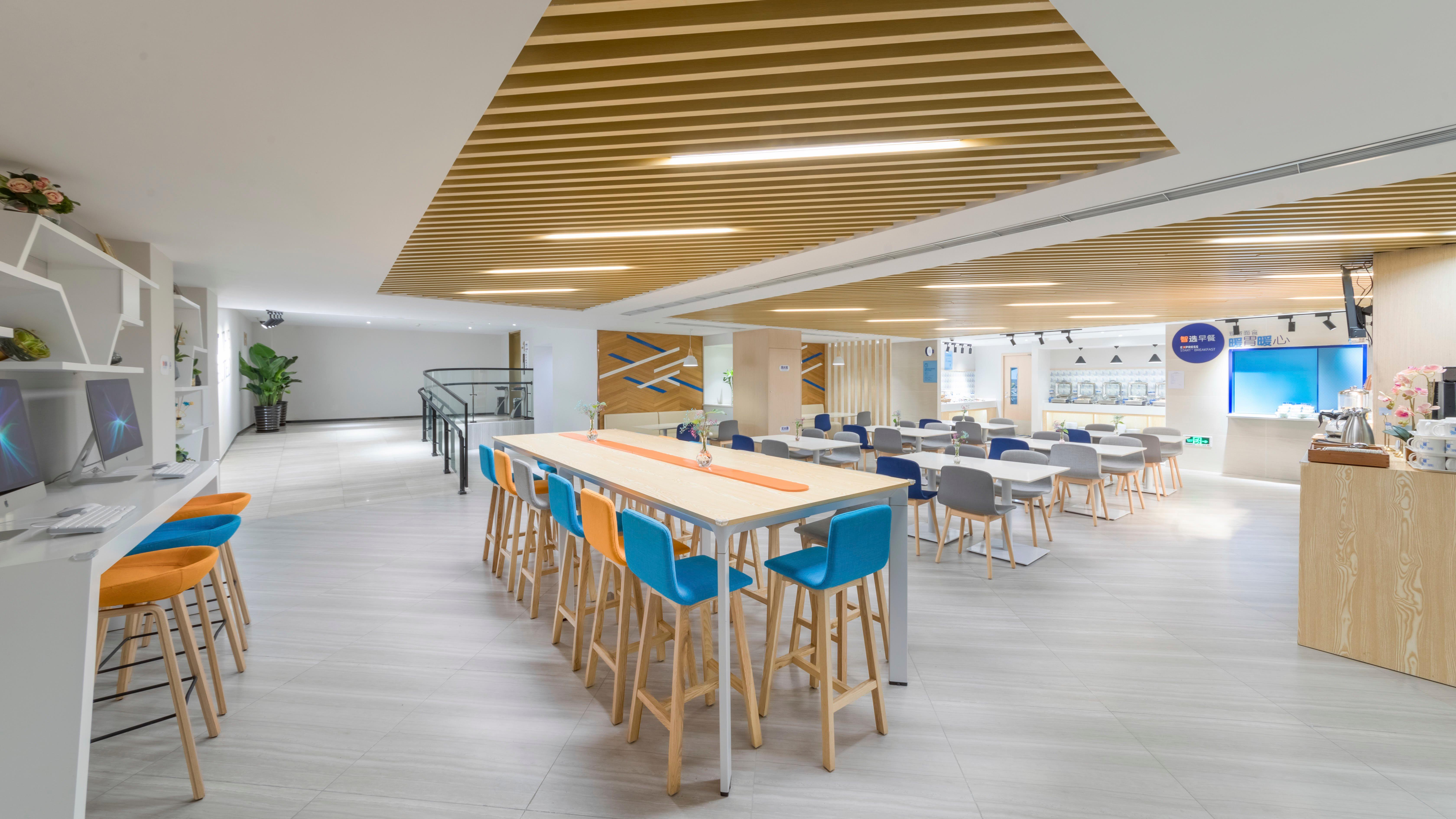 Holiday Inn Express Shanghai Gubei By Ihg Exterior photo