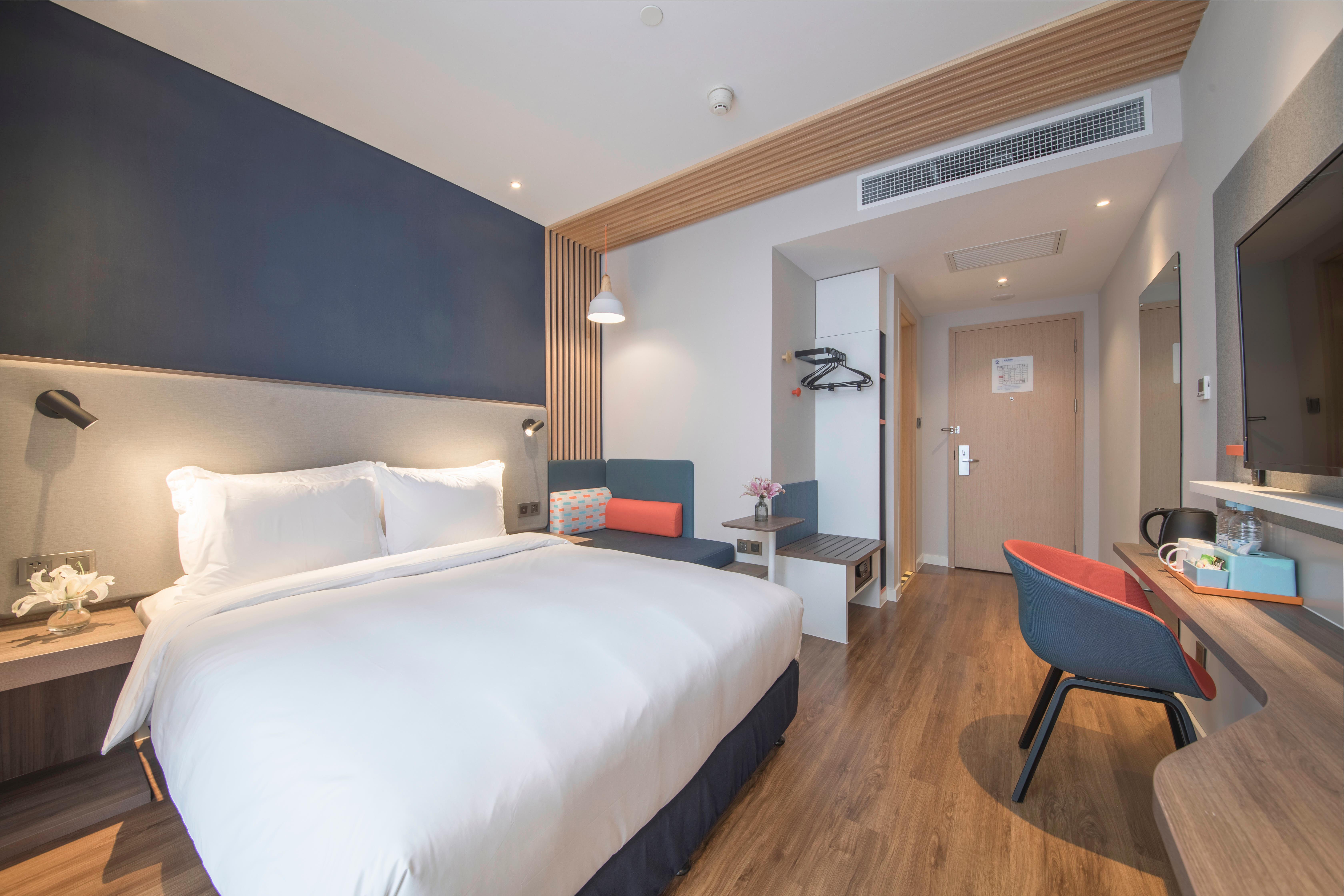 Holiday Inn Express Shanghai Gubei By Ihg Exterior photo